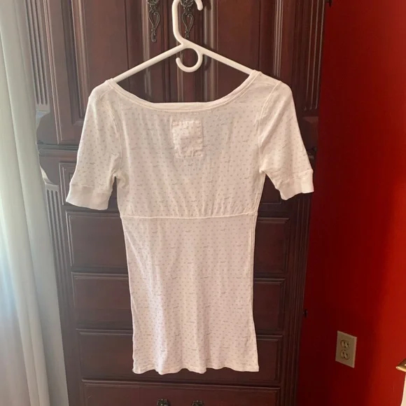 Hollister Cream Short Sleeve Tee - Picture 2 of 6